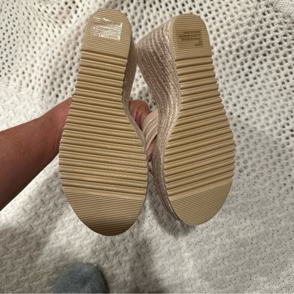 BEACH BY MATISSE BRAIDED WEDGE SANDALS CREAM 9M WOMENS - Picture 6 of 9
